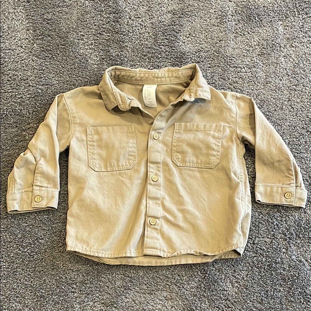 H&M Tan Button-Down Shirt with Collar and Long Sleeves